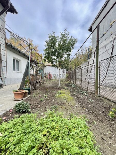 Polona, Dorobanti, casa 4 camere, 143 mp, 424 mp teren, oportunitate.